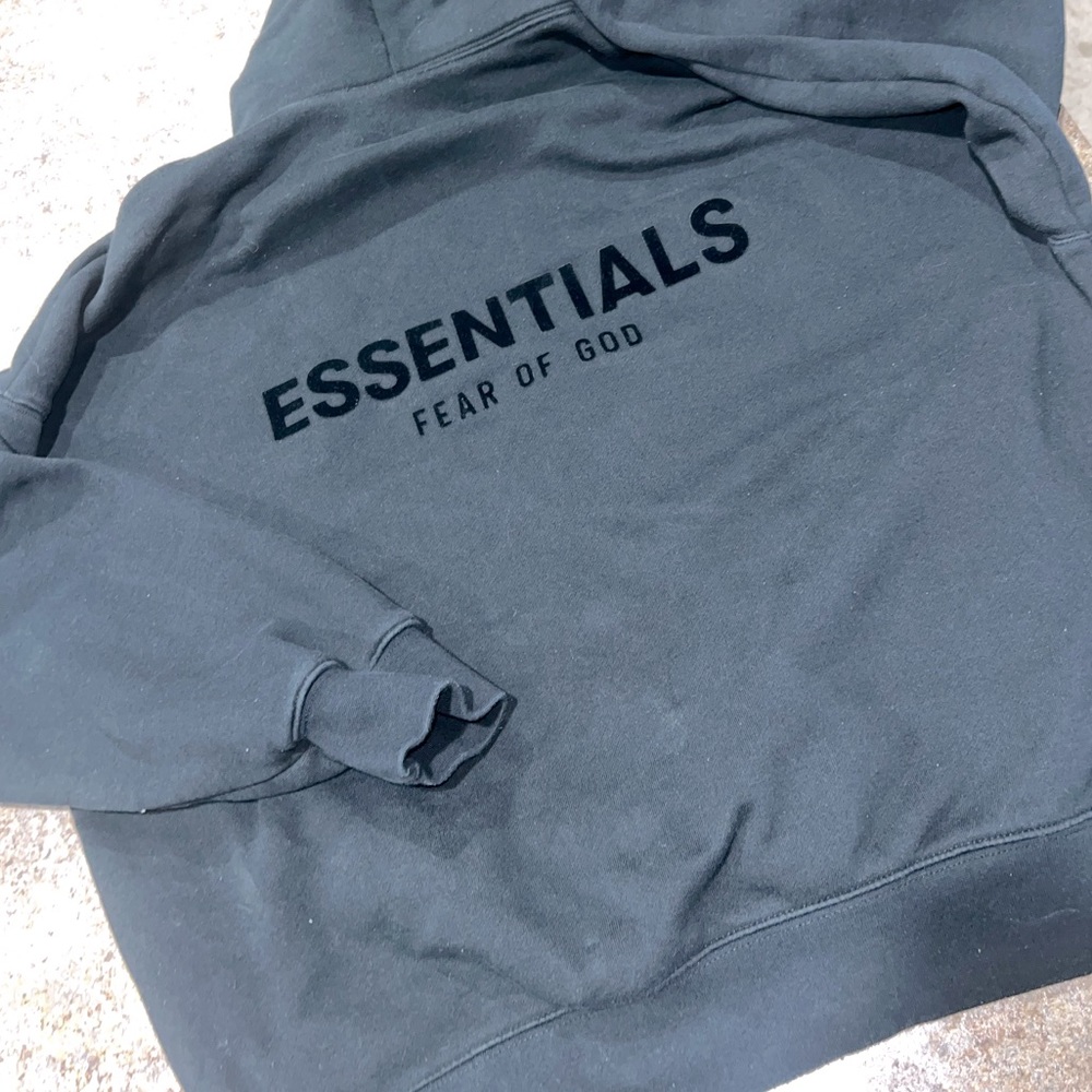 Essentials FOG Hoodie in black (men’s size medium)